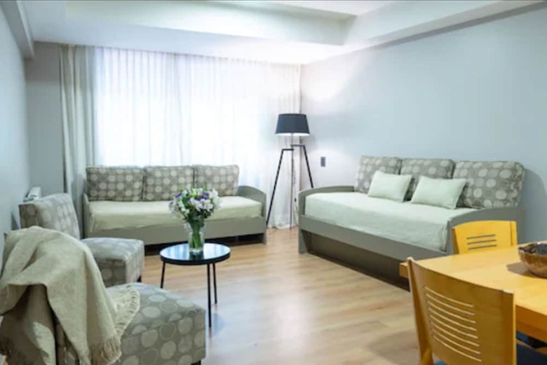 Aparthotel El Portal Suites