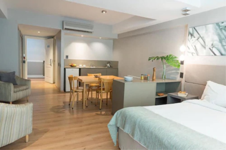 Aparthotel El Portal Suites