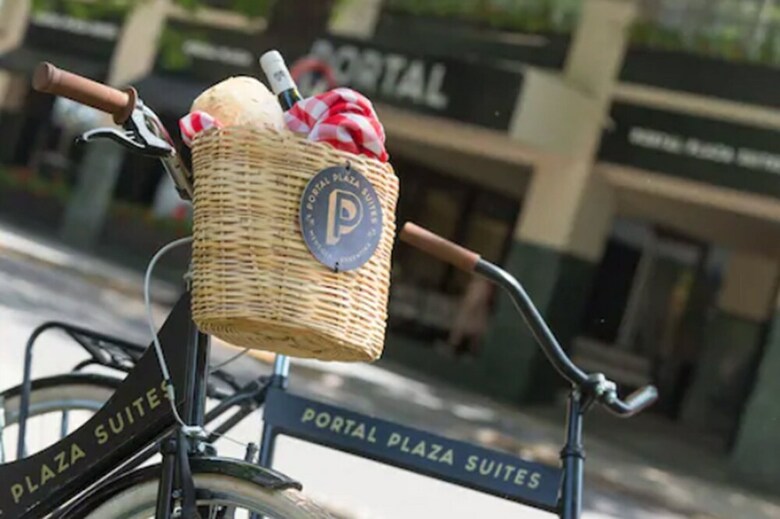 Aparthotel El Portal Suites