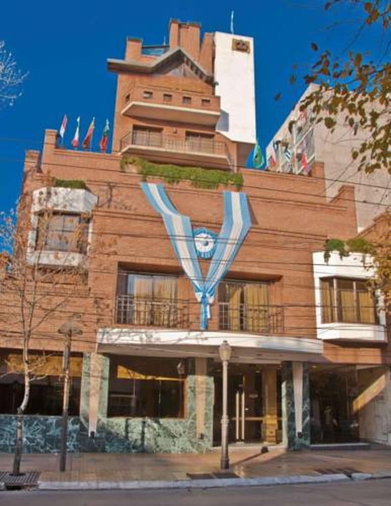 Aparthotel Reina Victoria Suites & Towers