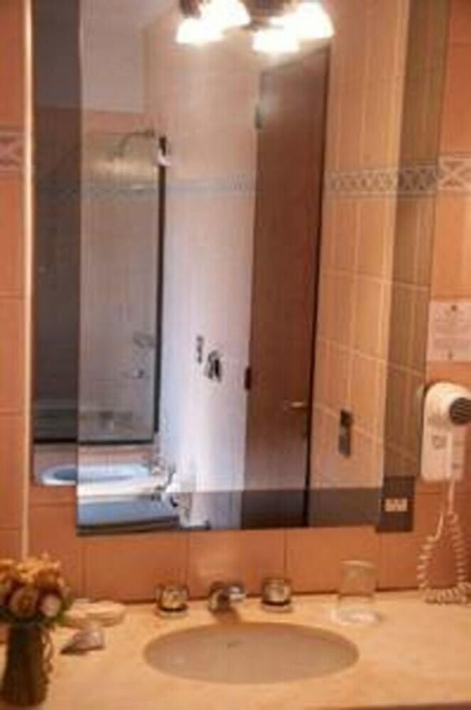 Aparthotel Reina Victoria Suites & Towers