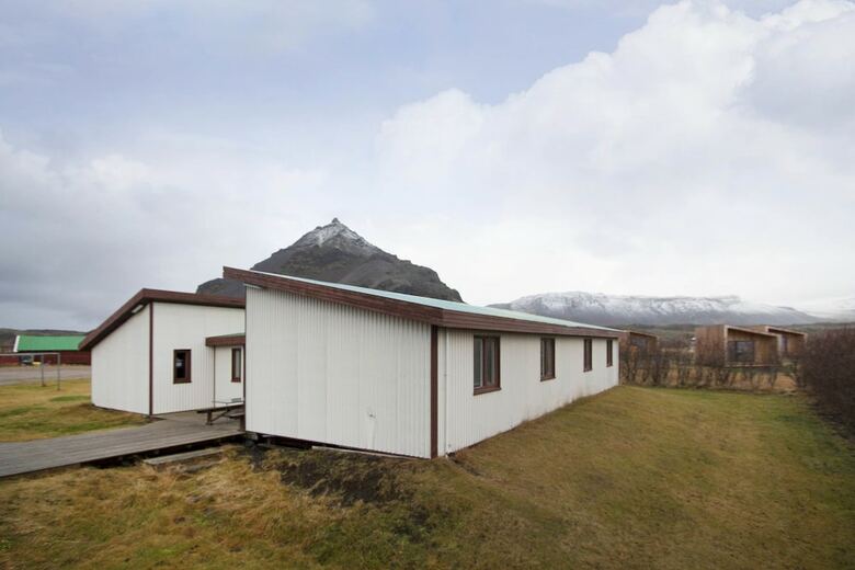 Hotel Snjofell Guesthouse