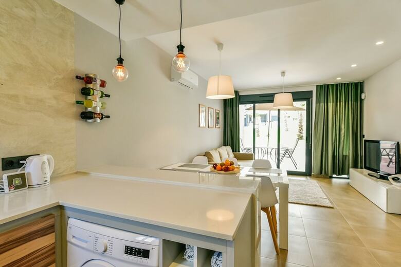 Apartamentos Oasis Beach IX - Amelie
