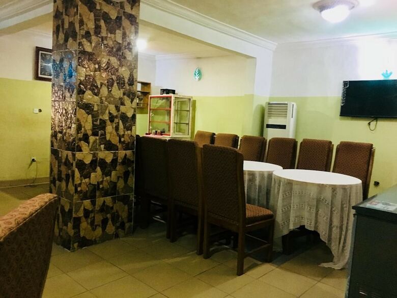 Omo Lucas Hotel & Suites