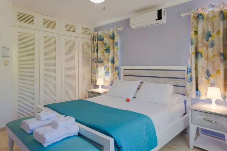 Aparthotel Apartmentos Florisel - Long Term Rentals Available