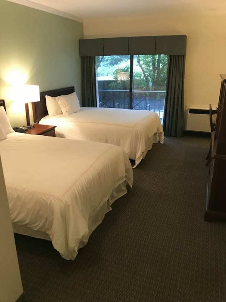 Hotel Cohasset Harbor Resort