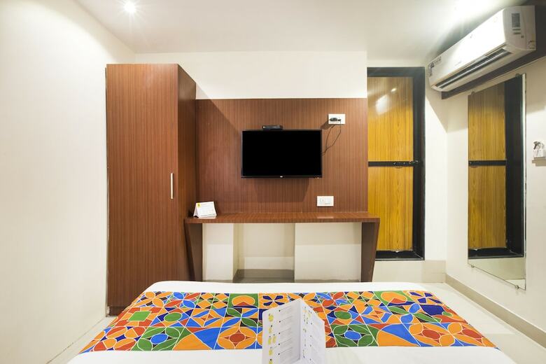 Fabhotel Castle Inn