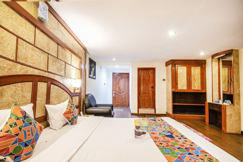 Fabhotel Roshan Residency Naidupuram