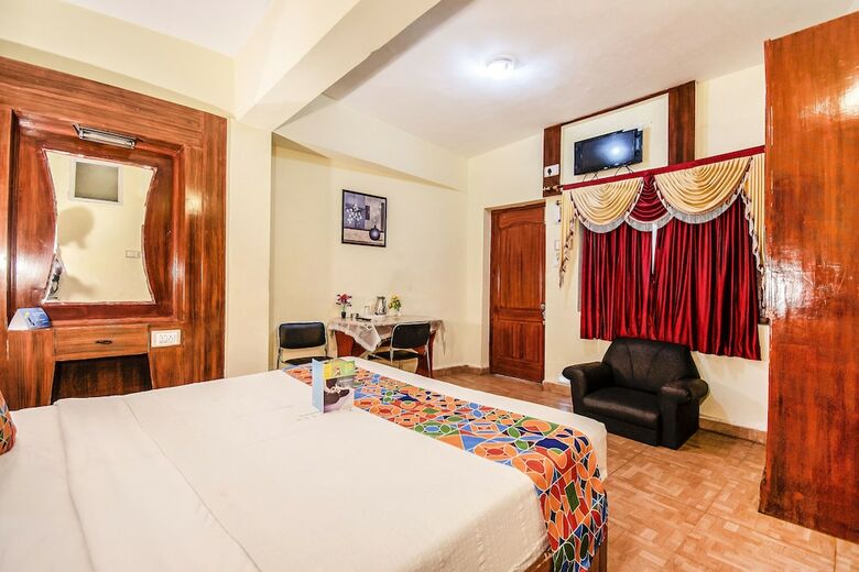 Fabhotel Roshan Residency Naidupuram