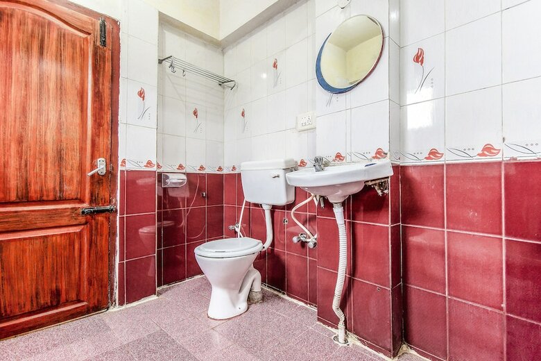 Fabhotel Roshan Residency Naidupuram