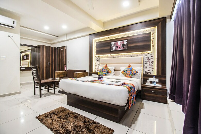 Fabhotel Royal Residency Sama- Savli Rd