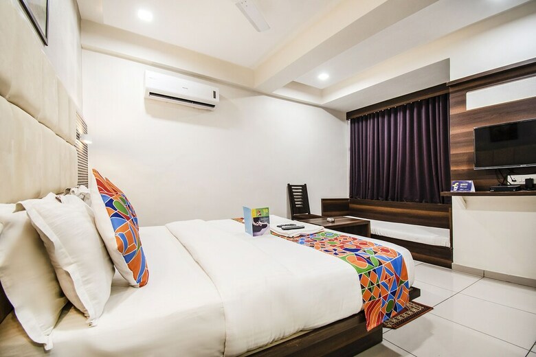 Fabhotel Royal Residency Sama- Savli Rd
