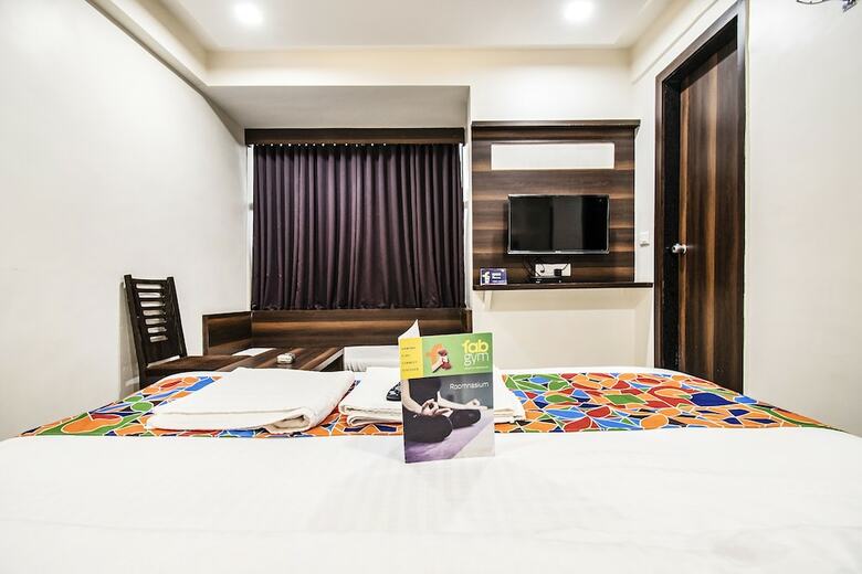 Fabhotel Royal Residency Sama- Savli Rd