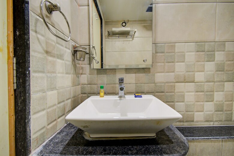 Fabhotel Royal Residency Sama- Savli Rd