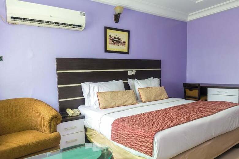 Royal Terrace Hotel & Towers
