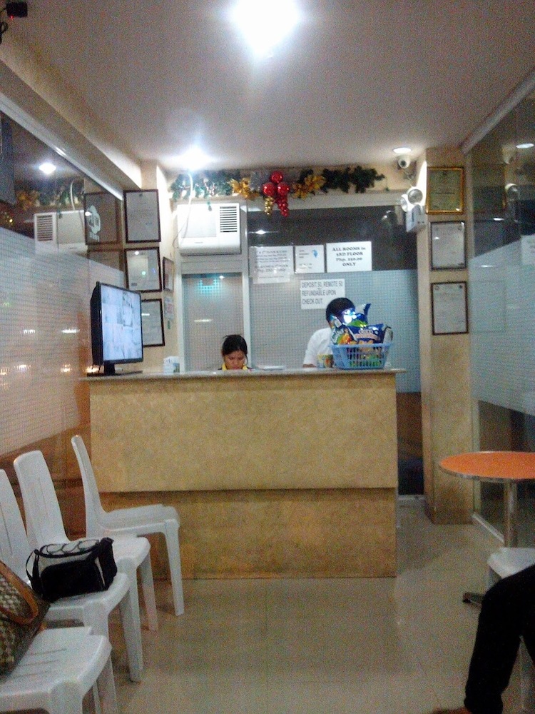 Hotel D' Morvie Suites- Davao
