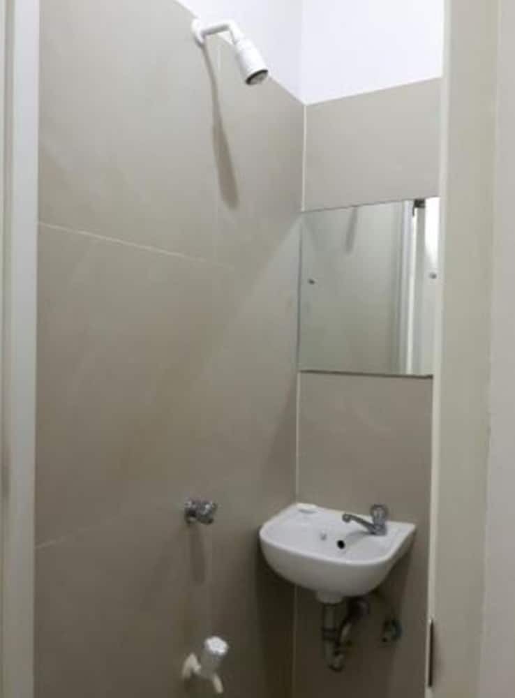 Hotel D' Morvie Suites- Davao