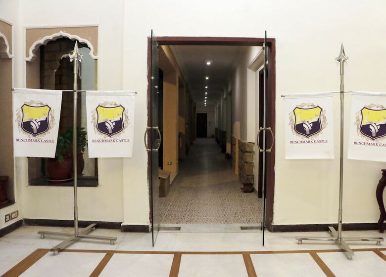 Hotel Deoki Niwas Palace