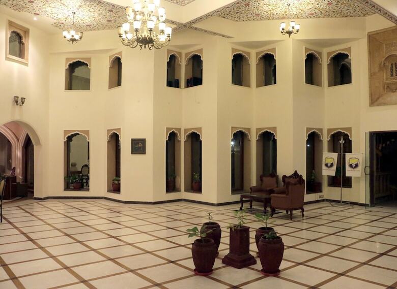 Hotel Deoki Niwas Palace