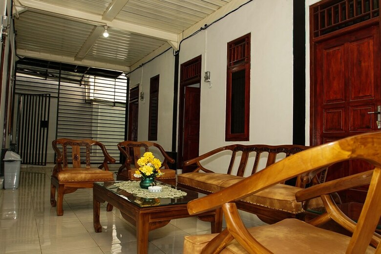 Hostal Oyo 189 AA Residence Syariah