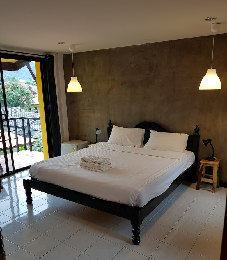 Hi Karon Beach Hotel