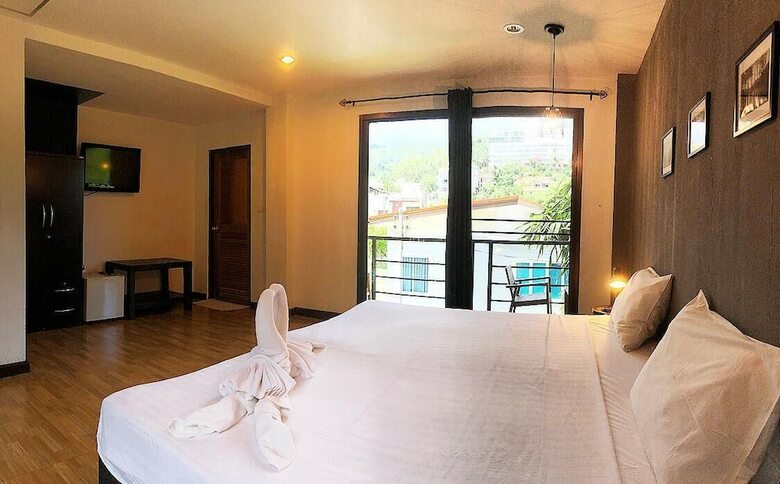 Hi Karon Beach Hotel