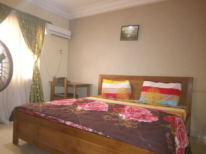 Prime Rose Hotel And Suites