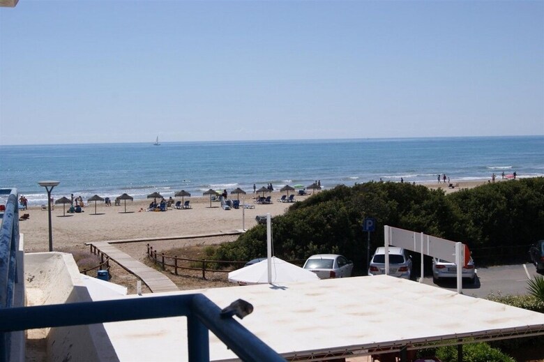 Apartamentos Marineu Primera Linea Playa Cargador 2/4