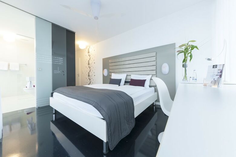Hotel Sky Motel
