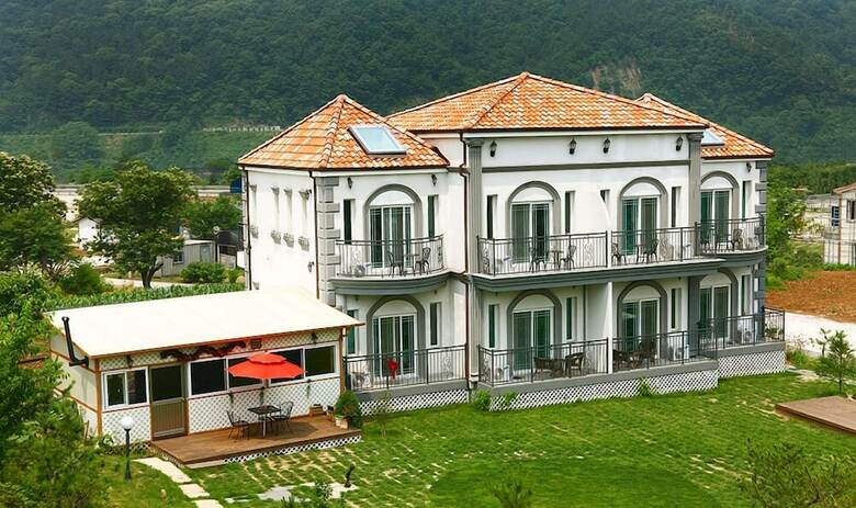 Santoria Pension