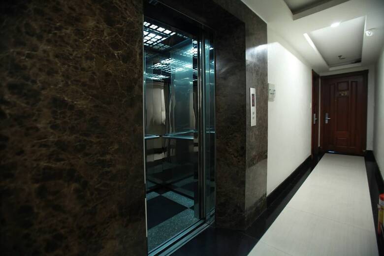 Lucky Star Hotel