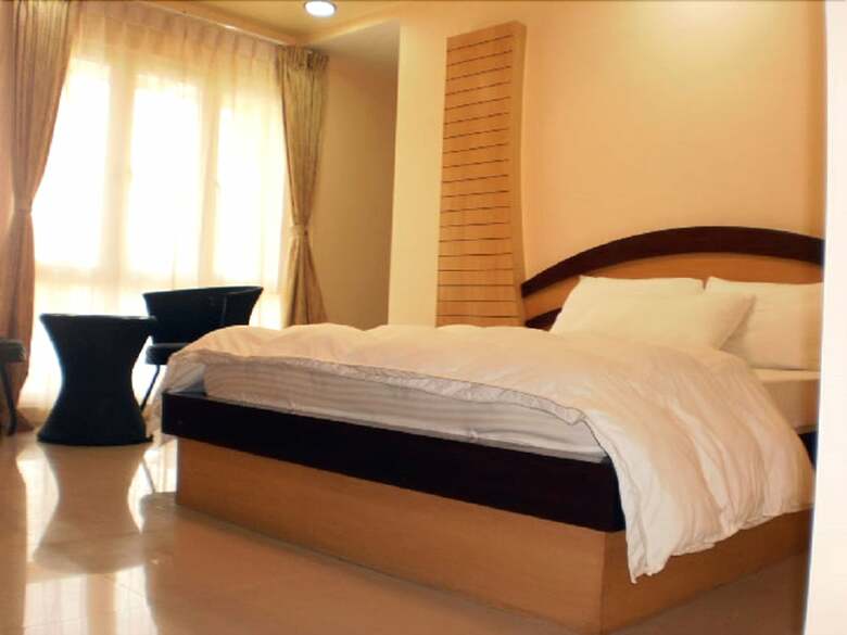 Hotel Hilltop International