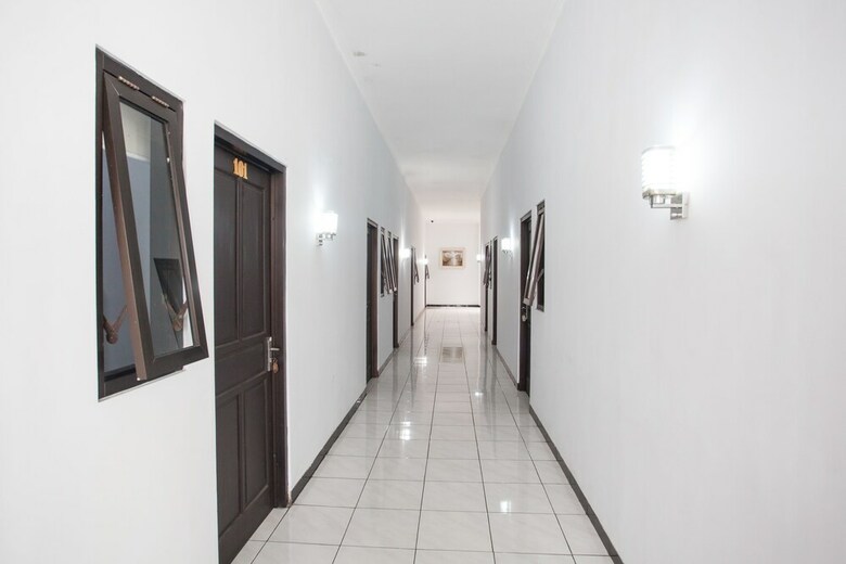 Hotel Reddoorz Near Terminal Arjosari