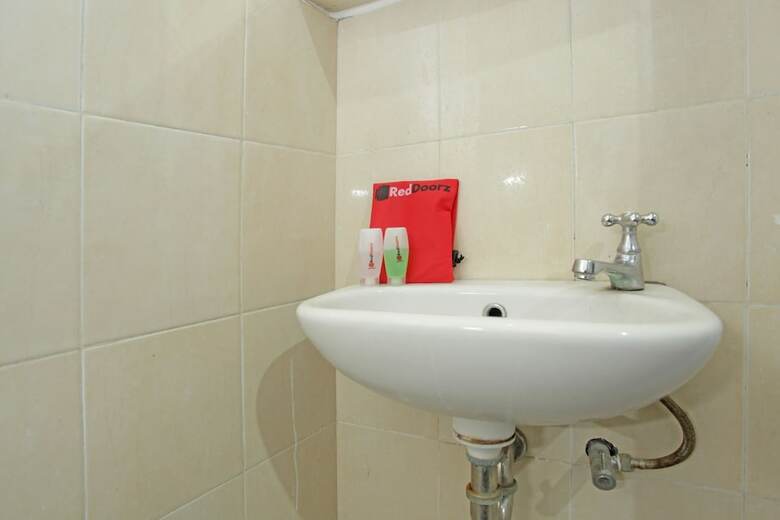 Hotel Reddoorz @ Soekarno Hatta 2