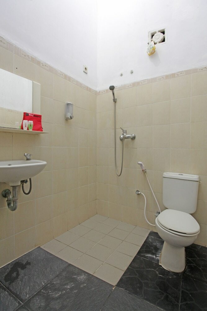 Hotel Reddoorz @ Soekarno Hatta 2