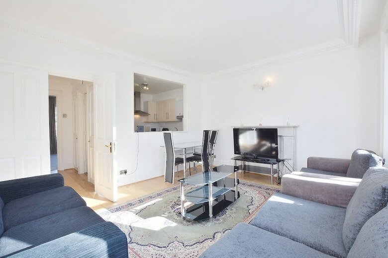 15 Beaufort Gardens Apartments