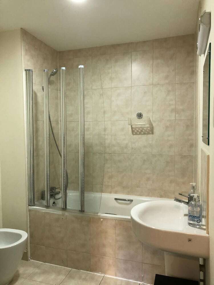 15 Beaufort Gardens Apartments