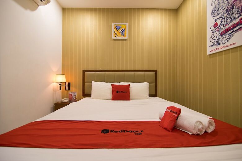 Hotel Reddoorz Plus @ Trung Son Residence