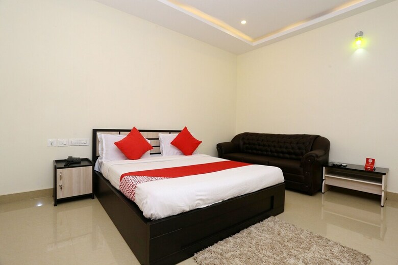 Hotel Oyo 22281 Reem Residency