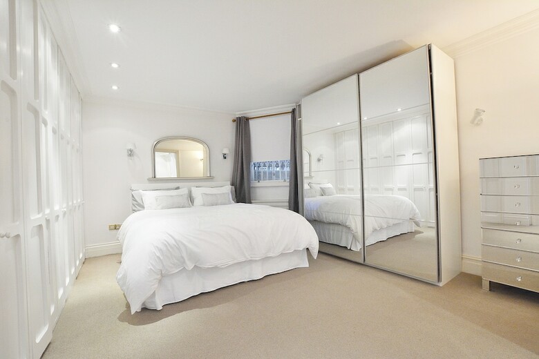 Rutland Gardens Apartment