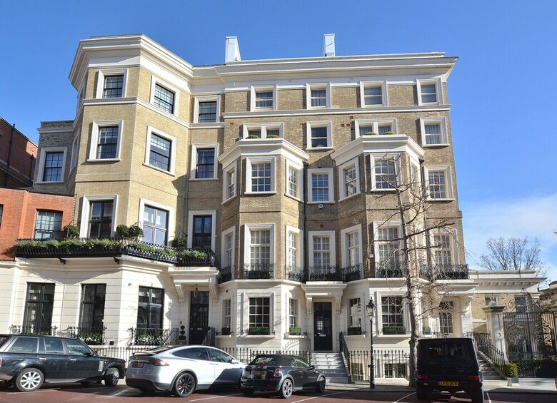 Rutland Gardens Apartment