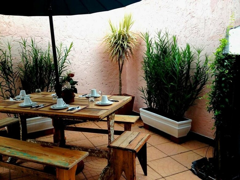 Hostal Pousada Pedra Rosa