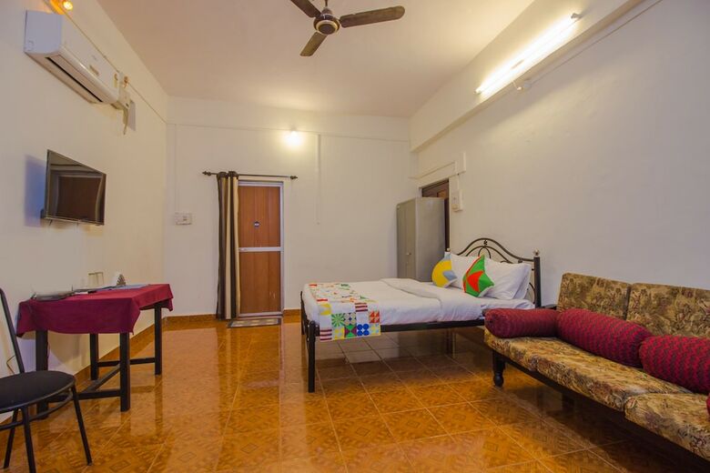 Hotel Oyo 16070 Home Decent Studio Anjuna
