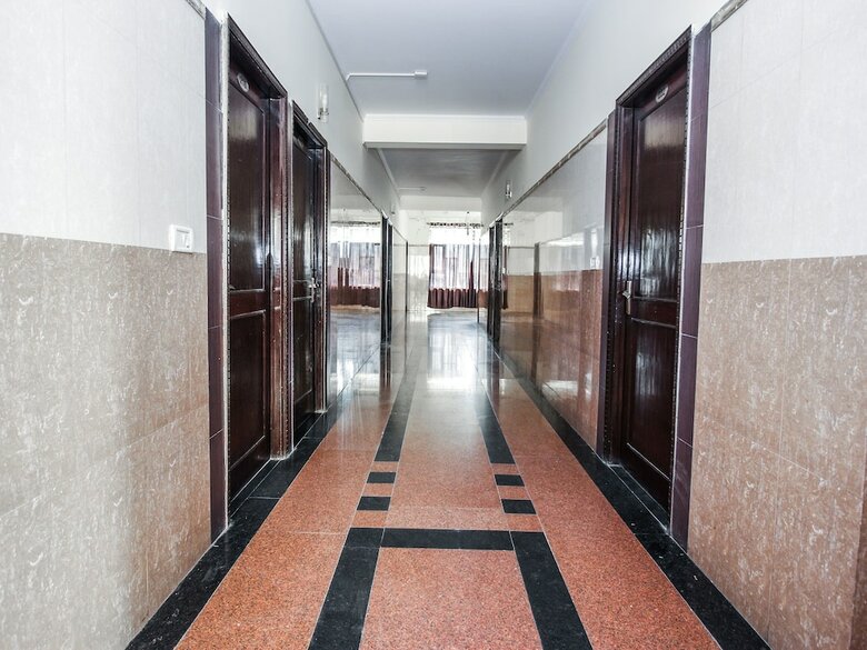 Hotel Oyo Flagship 15357 Ahinsha Cicle