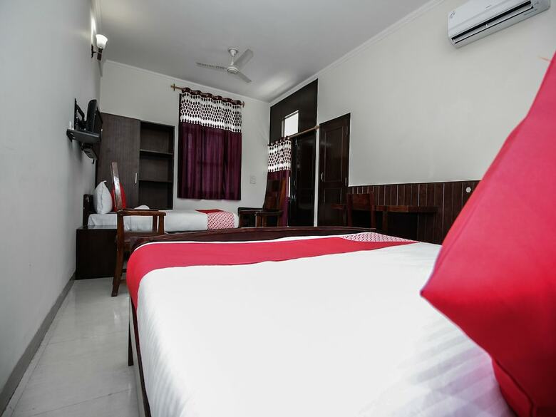 Hotel Oyo Flagship 15357 Ahinsha Cicle