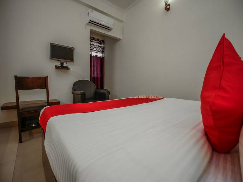 Hotel Oyo Flagship 15357 Ahinsha Cicle