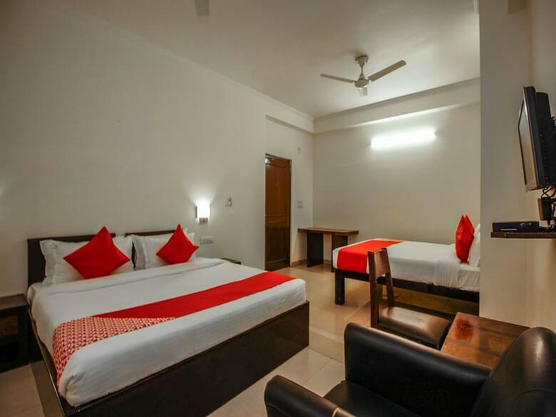 Hotel Oyo Flagship 15357 Ahinsha Cicle