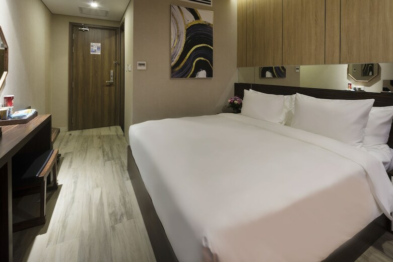 Emerald Bay Nha Trang Hotel And Spa
