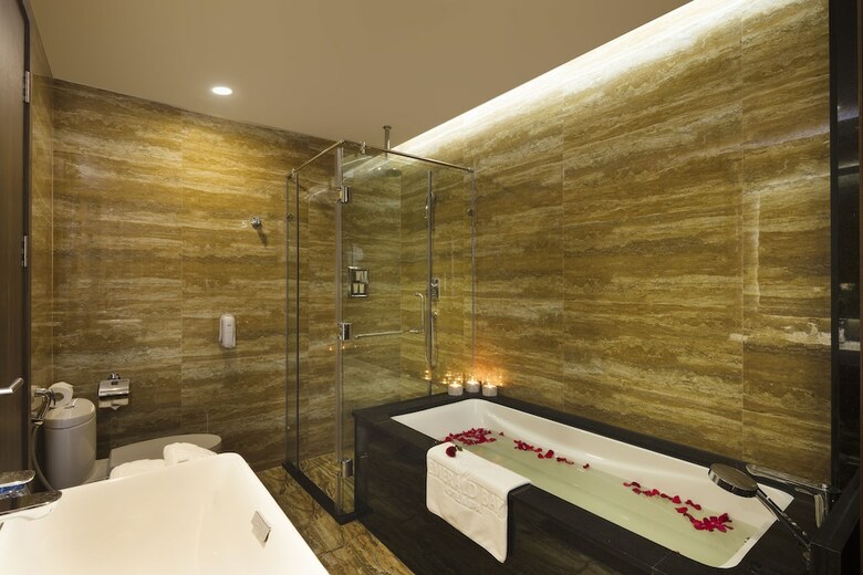 Emerald Bay Nha Trang Hotel And Spa