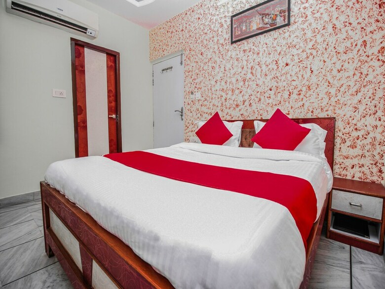 Oyo 15242 Hotel Rathi Palace